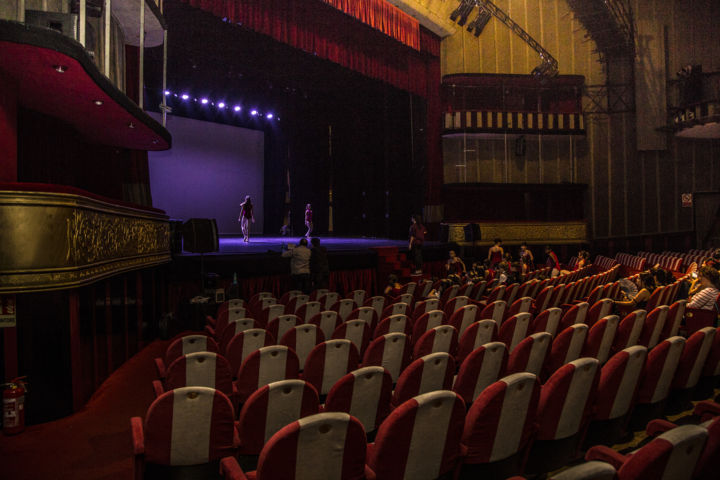 il teatro Sistina ripreso dalla platea di sinistra durante le prove dello spettacolo dello IIAD
