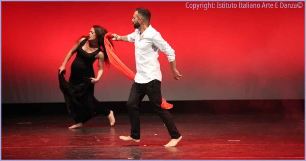 pizzica salentina Un uomo e una donna durante il ballo